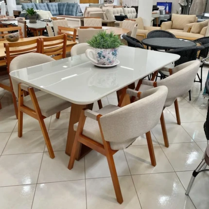 Mesa 1,60m Celeste Vidro Off (555) com 4 Cadeira Dora com Braço em Tecido Linho (4208) - Imagem 4