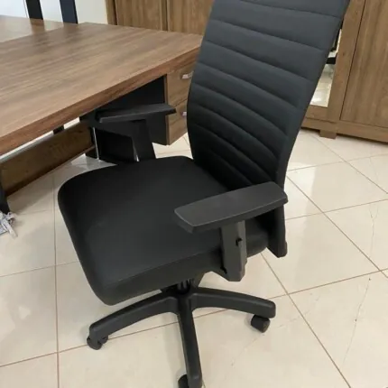 Cadeira Giratoria Presidente Impermeavel Preto - Fabricado no Brasil (4553) - Imagem 4