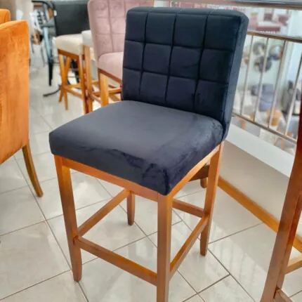 Banqueta em Madeira Roma Estofada Veludo Preto (4177)
