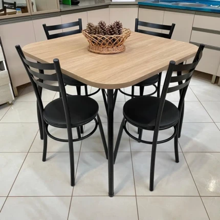 Mesa Quadrada 90cm (3916) com 4 Cadeiras de Aço Preto (4639)