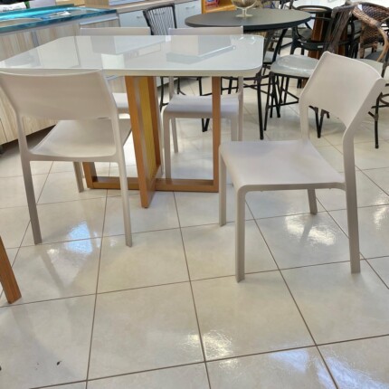 Mesa Natalia com Vidro Off 1,20m (93) com 4 Cadeiras Mykonos Fendi (6532) - Imagem 2