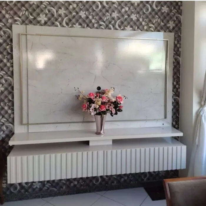 2,16m - Madete - Painel GAIA Calacata-Off White com Detalhe Aluminio Dourado (CD 2156) ftmax