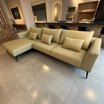 Sofá Couro Legitimo 3,06m com Chaisse Palace (5119)
