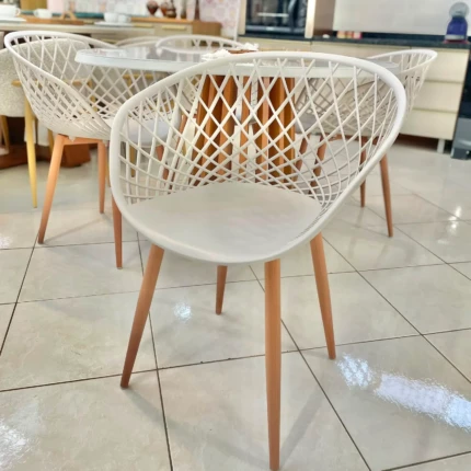 Mesa Organica Ripada com Vidro Off White (4678) com 4 Cadeiras Monaco Nude (2340) - Imagem 4