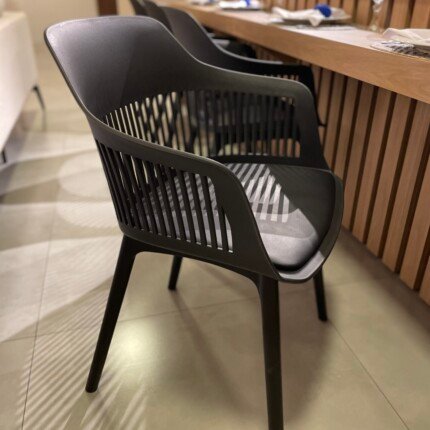 Cadeira Montreal Preto com assento Estofado (1083) - Imagem 1