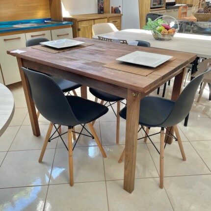 Mesa Rustica 1,20m (1858) com 4 Cadeiras Eiffel Preto (6793) - Image 1