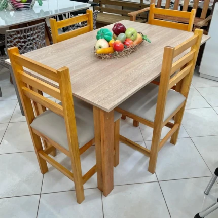 Mesa 1,20m Mel (1605) com 04 Cadeiras em Madeira Pop (1418)