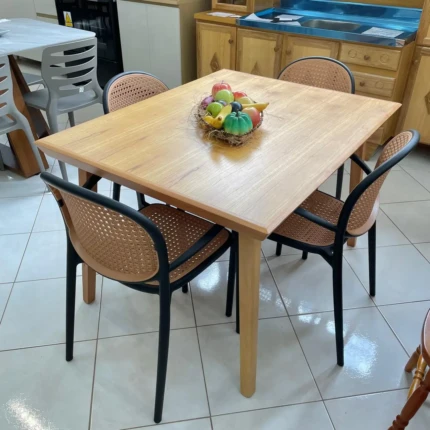 Mesa 1,15m Avela (3648) com 04 Cadeiras Portofino Roma Preto (3462) - Imagem 3