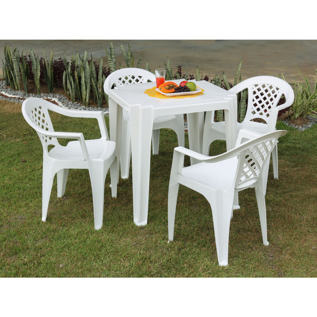 Conjunto Mesa Com 4 Cadeiras Tramontina Plástico Resistente