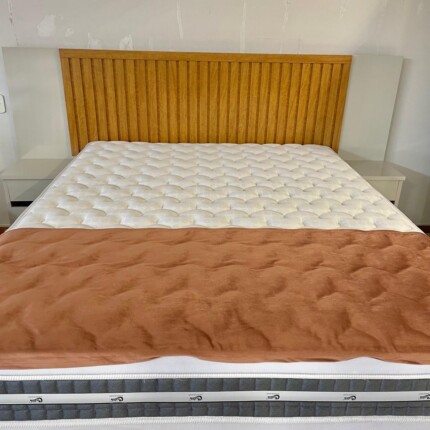 Cabeceira com Ripado Madeirado e 2 Gavetas cada lado em Medida Flex (1155) - Imagem 6