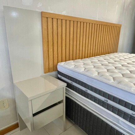 Cabeceira com Ripado Madeirado e 2 Gavetas cada lado em Medida Flex (1155) - Imagem 2