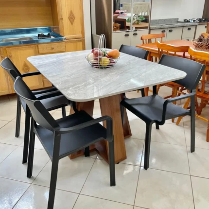 Mesa 1,20m Tampo Quartzo (3198) com 4 Cadeiras Santorini Preto (1893)