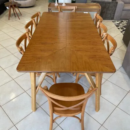 Mesa Yangra 2,12m Cinamomo (1978) com 8 Cadeiras Leon X em Madeira (1477)