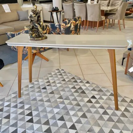 Aparador 1,36m Zury Off White com Pé Madeira (606)