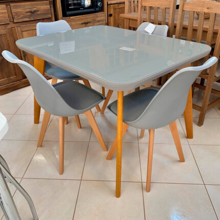 Mesa 1,15m Rafaela com Vidro (1138) com 4 Cadeiras Siena Cinza (3217) - Imagem 1