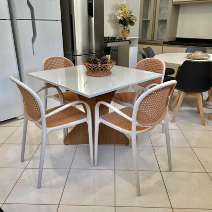Mesa 90cm TM64 (2178) com 4 Cadeiras Portofino Roma Nude (3877) - Imagem 1