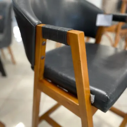 Kit Mesa Bistro com 2 Banquetas Dora com Braços (6455-5926) - Imagem 4