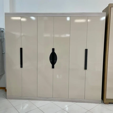 Roupeiro 2,42m 6 Portas em MDF-BP detalhes Preto (6344)