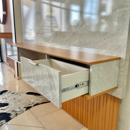 Painel 1,90m Piso/Teto Hit Quartzo com Led (5471) - Image 4