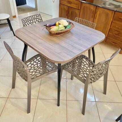 Mesa Quadrada 90cm (3916) com 4 Cadeira Gruvyer Fendi (5405)