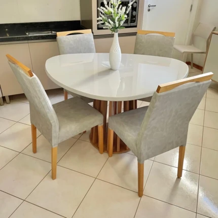 Mesa Organica Ripada com Vidro Off White (4678) com 4 Cadeiras Betina tecido Impermeavel (5260)