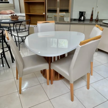 Mesa Organica Ripada com Vidro Off White (4678) com 4 Cadeiras Betina tecido Impermeavel (3884) - Imagem 3