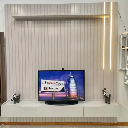 Painel 2,23m Ripado COM LED e altura 2,40m Pratic Bali (1512-6282)