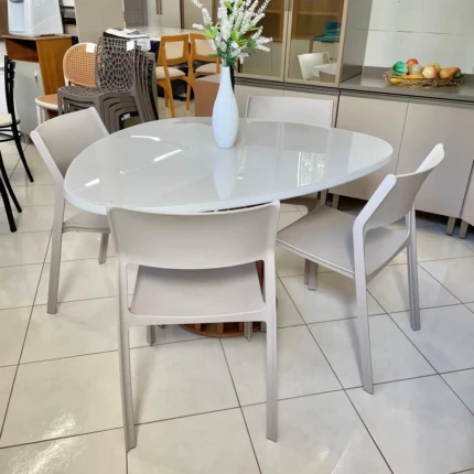 Mesa Organica Ripada com Vidro Off White (4678) com 4 Cadeiras Mykonos Fendi (6532) - Imagem 4
