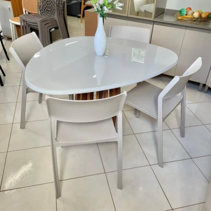 Mesa Organica Ripada com Vidro Off White (4678) com 4 Cadeiras Mykonos Fendi (6532) - Imagem 3