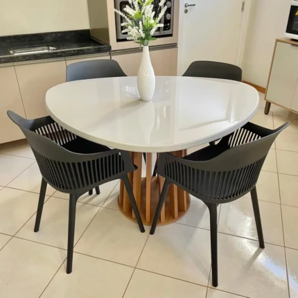 Mesa Organica Ripada com Vidro Off White (4678) com 04 Cadeiras Montreal (1083) - Imagem 1