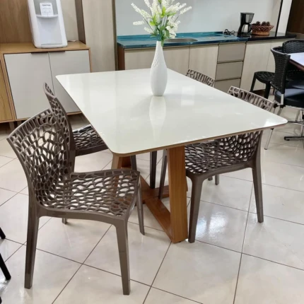 Mesa 1,35m Freijo (2213) com 4 Cadeira Gruvyer Fendi (5405)
