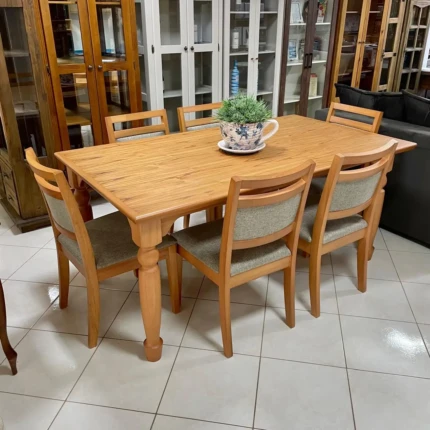 Mesa 1,80m Atlanta Torneada (3643) com 6 Cadeiras Caribe em Linho (6151)