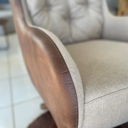 Poltrona com Balanço e Giro Luka em Couro Escuro e Linho (5240) - Imagem 4