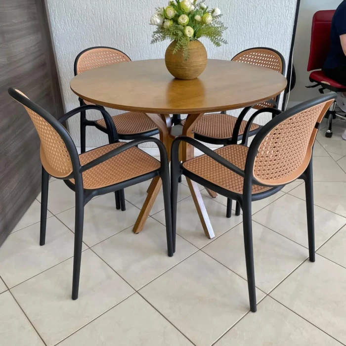 1,00m - Rossil - Mesa Viena Imbuia RC159-3C1(CD 1745) +04 Cadeira PORTOFINO ou ROMA PRETO (CD 34 (1)