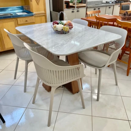 Mesa 1,20m Celeste Quartzo (3198) com 04 Cadeiras Montreal Nude (3358) - Imagem 3