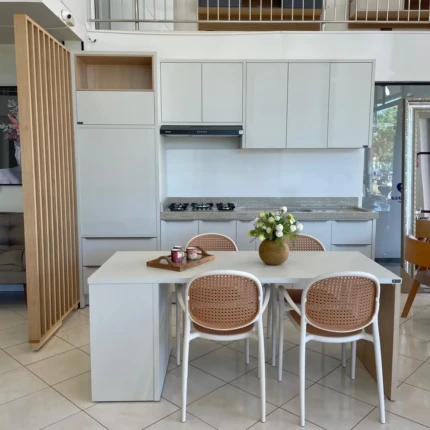 Bancada 1,85m com 2 Portas (4993) com 04 Cadeiras com Braço Nude (3877) - Imagem 4