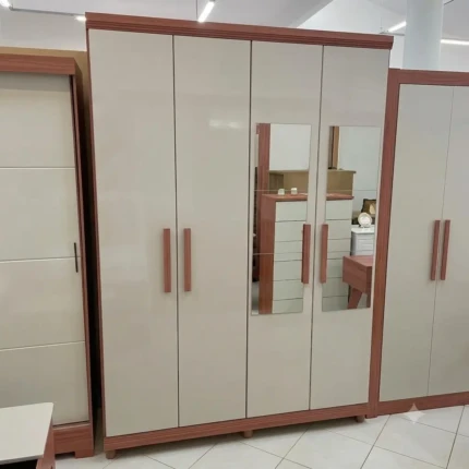 Roupeiro 1,63m 4 Portas Padua Com Espelho Cedro (5560-735)