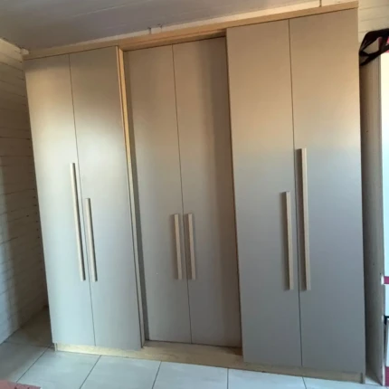 Roupeiro 2,10m 6 Portas Sonata Prateleiras (4525)